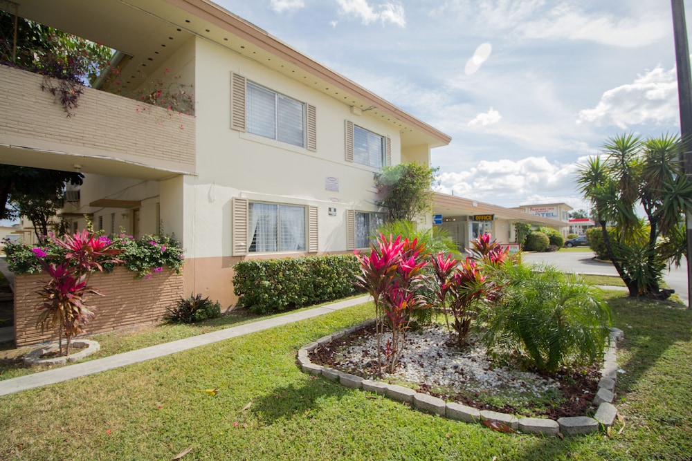 Parkway Inn Airport Motel 44/56