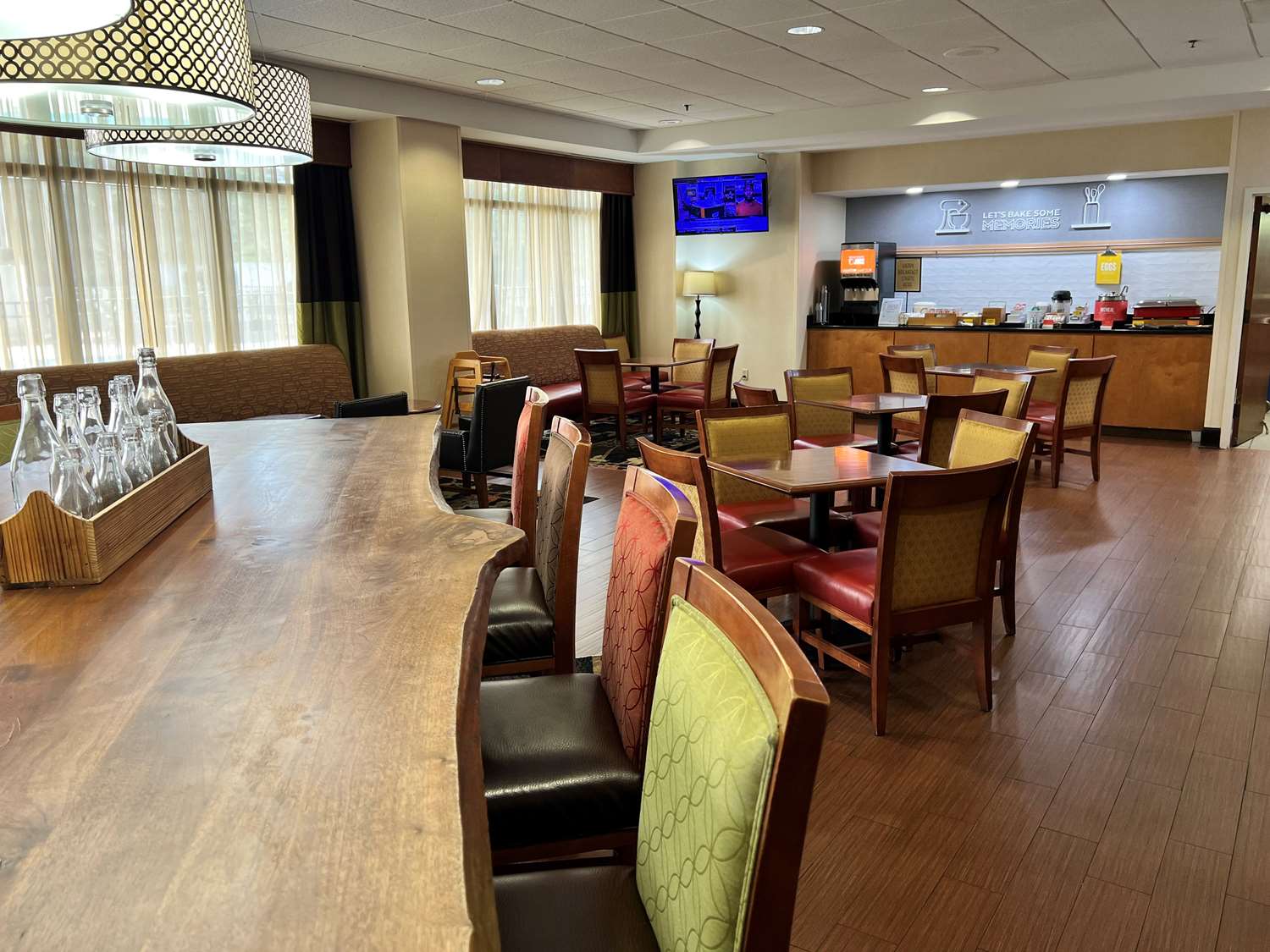 restaurant cafeteria