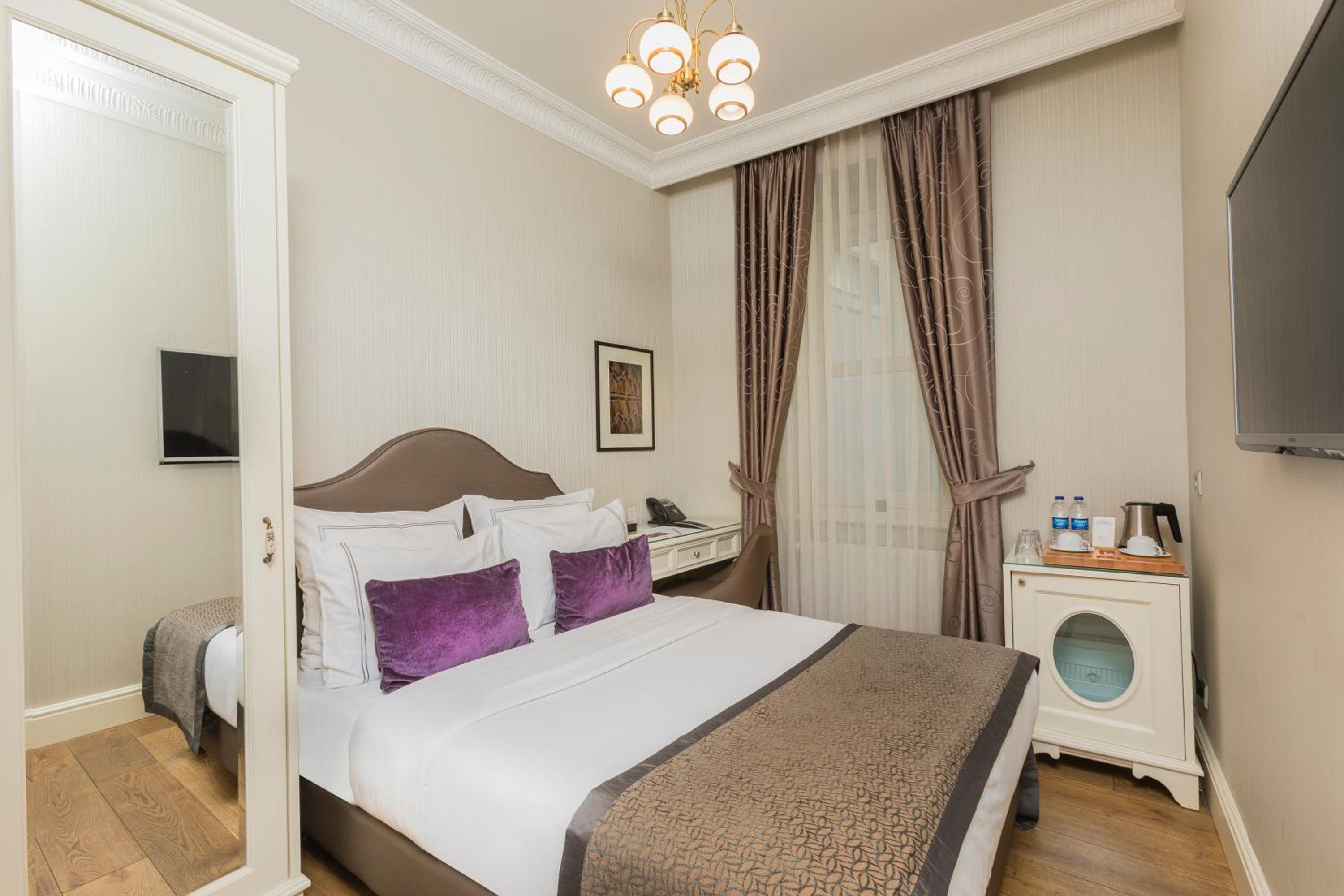 Deluxe, King Bed, Queen Bed