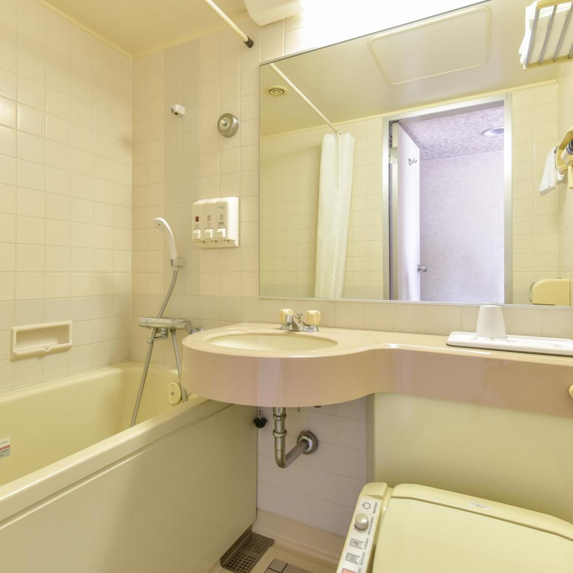 Yokkaichi City Hotel Annex 53/54