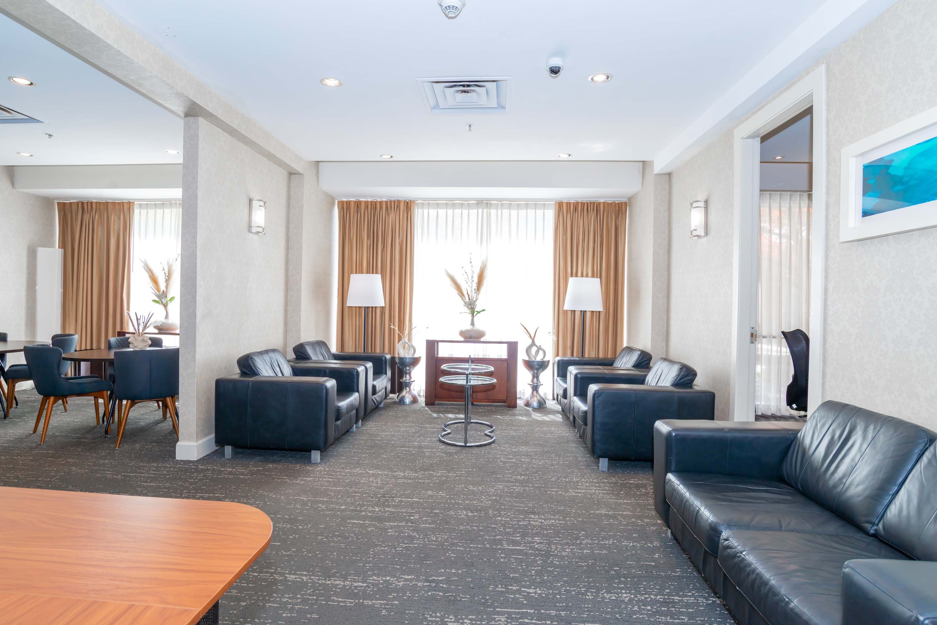 Sandman Signature Vancouver Airport Hotel 59/77