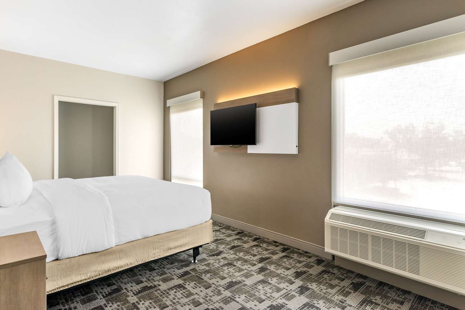 Comfort Inn & Suites New Port Richey Downtown District 21/39