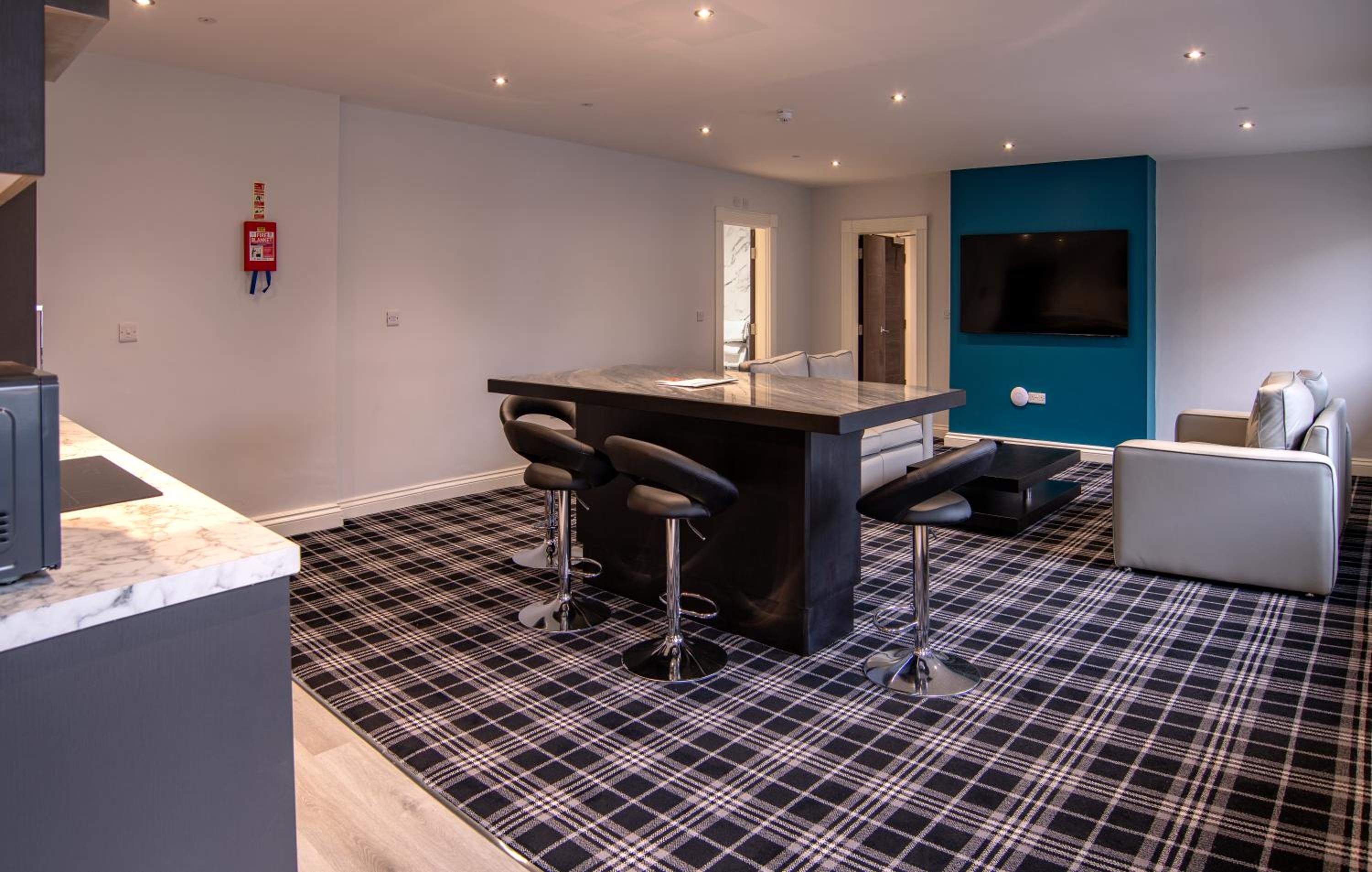 The Castle Collection - 14 Cook Street 18/19