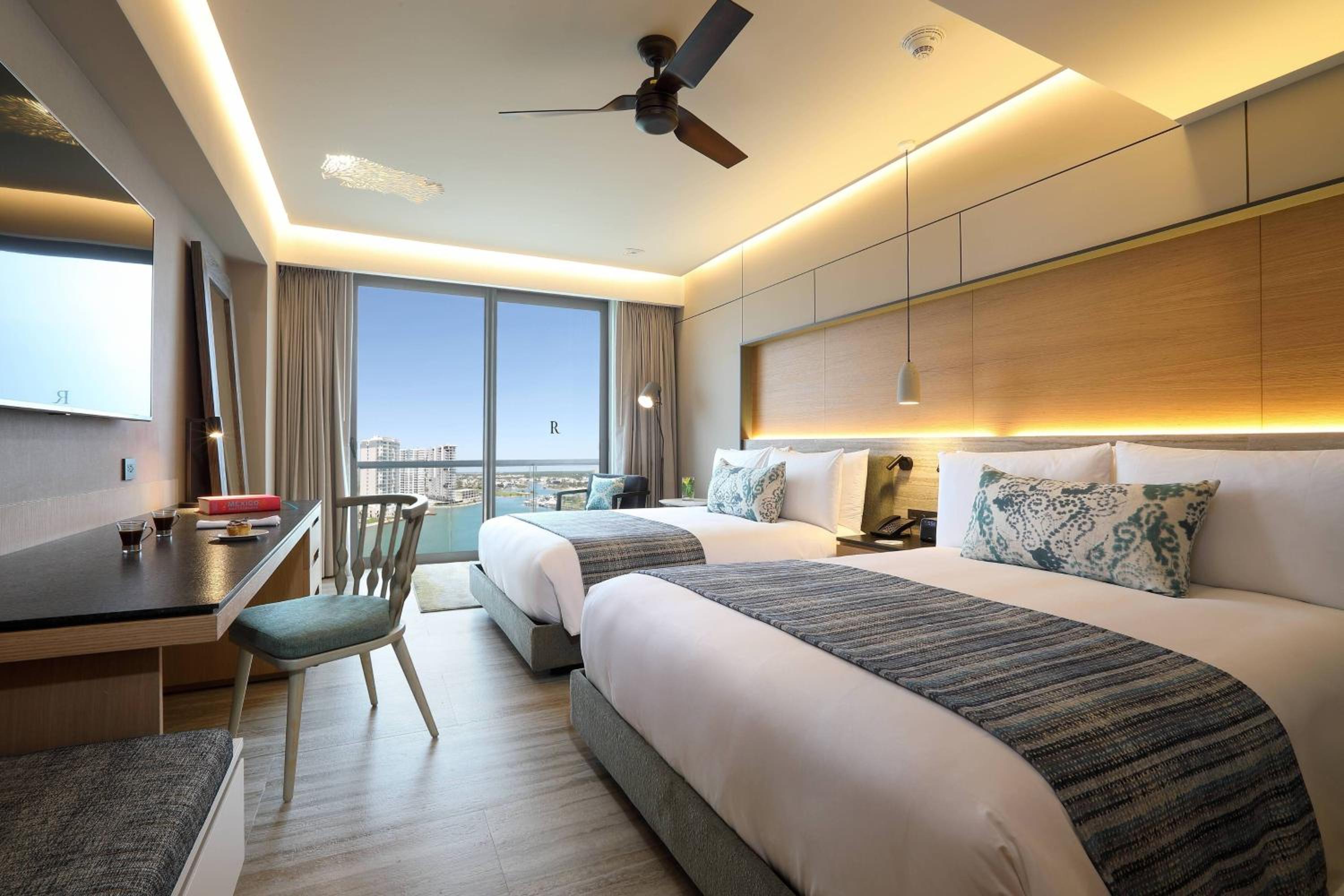 Room, 2 Double Beds, Marina View
