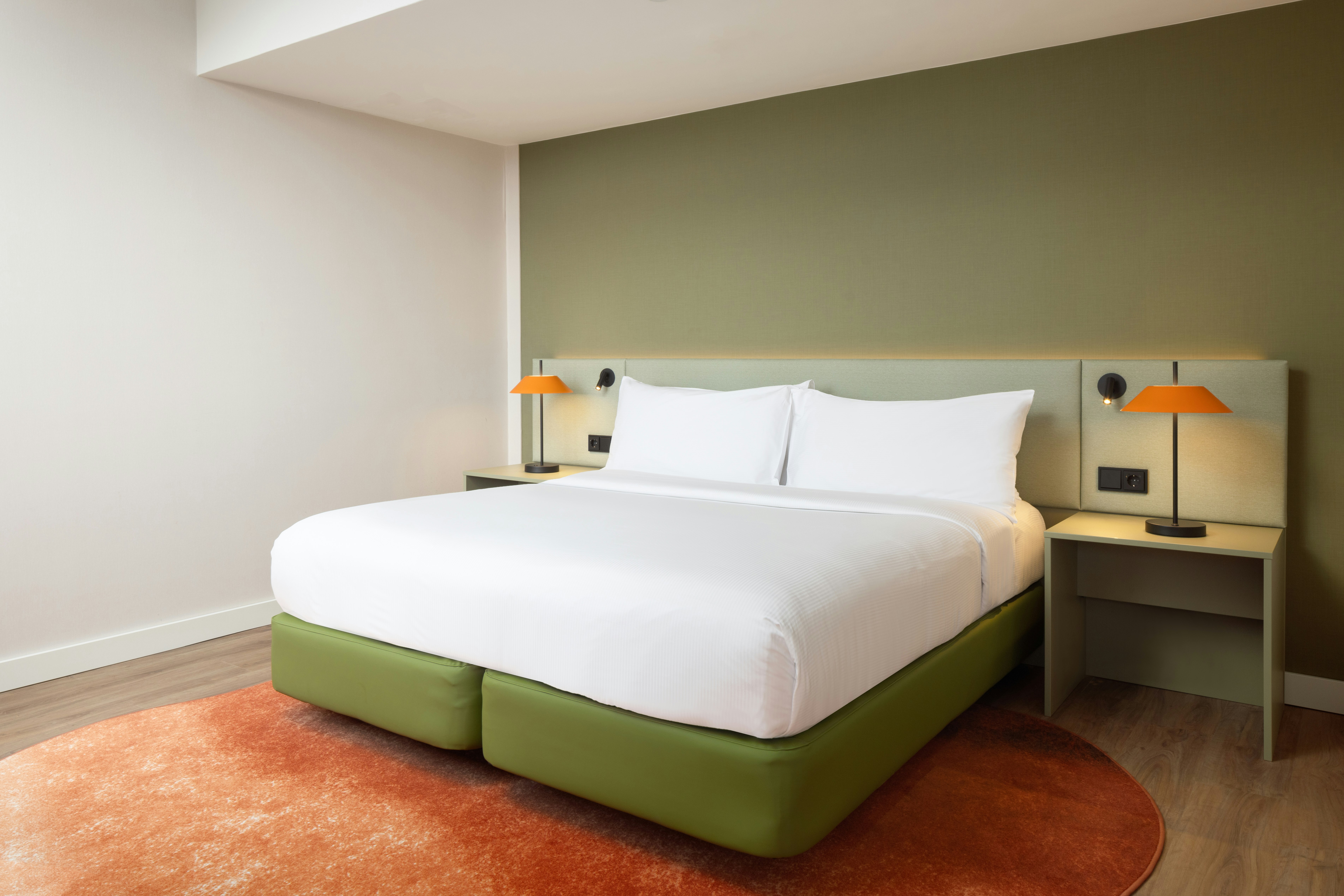 PREMIUM, KING BED