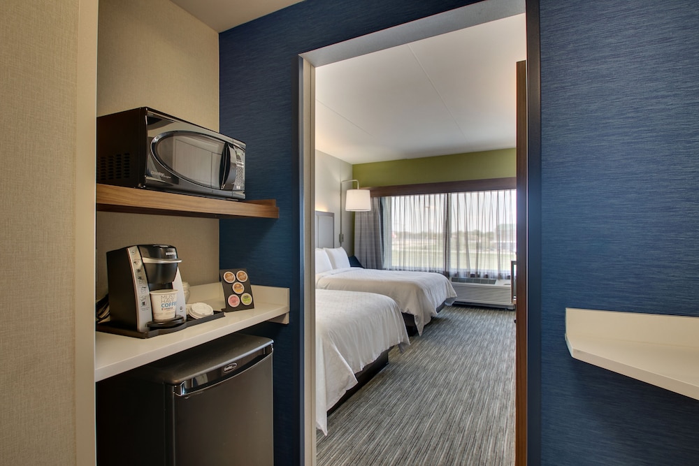 Holiday Inn Express & Suites Findlay North 20/52