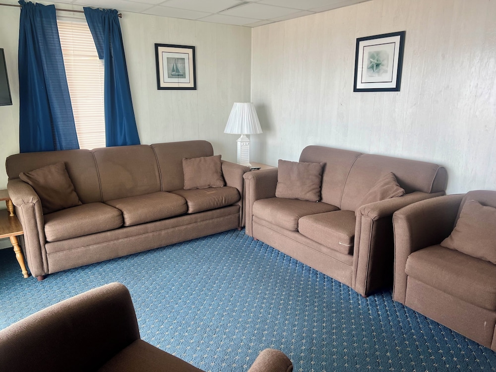 Majestic Hotel & Apartments 28/50