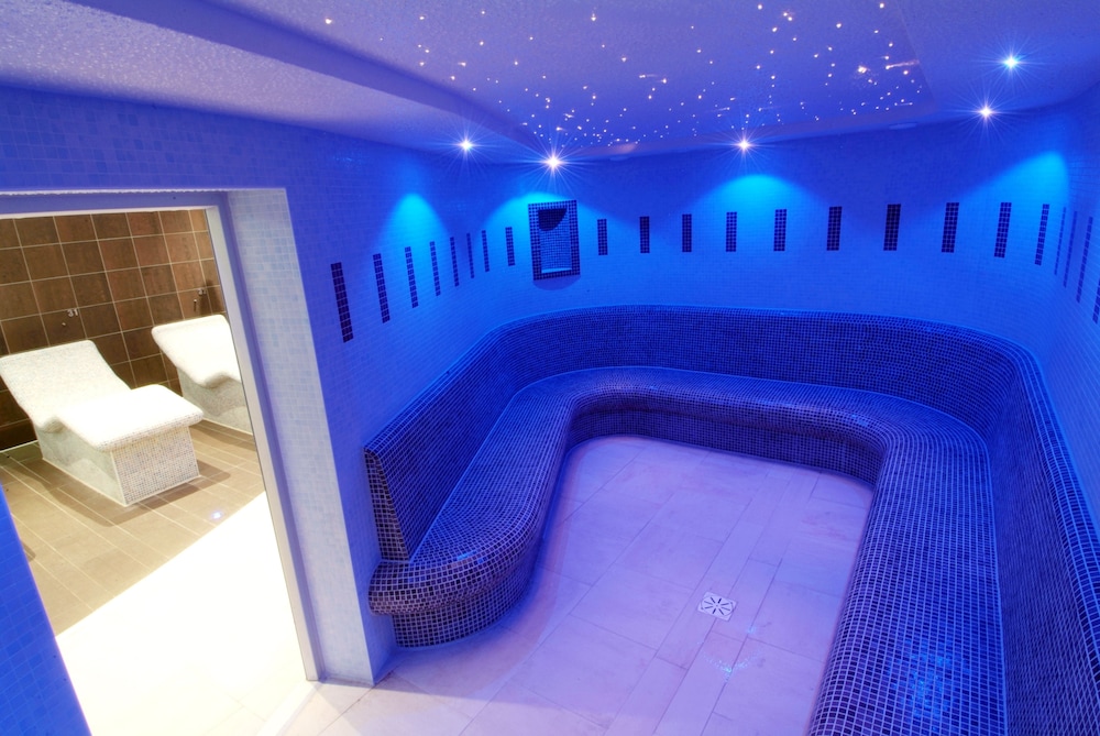 swimming pool spa