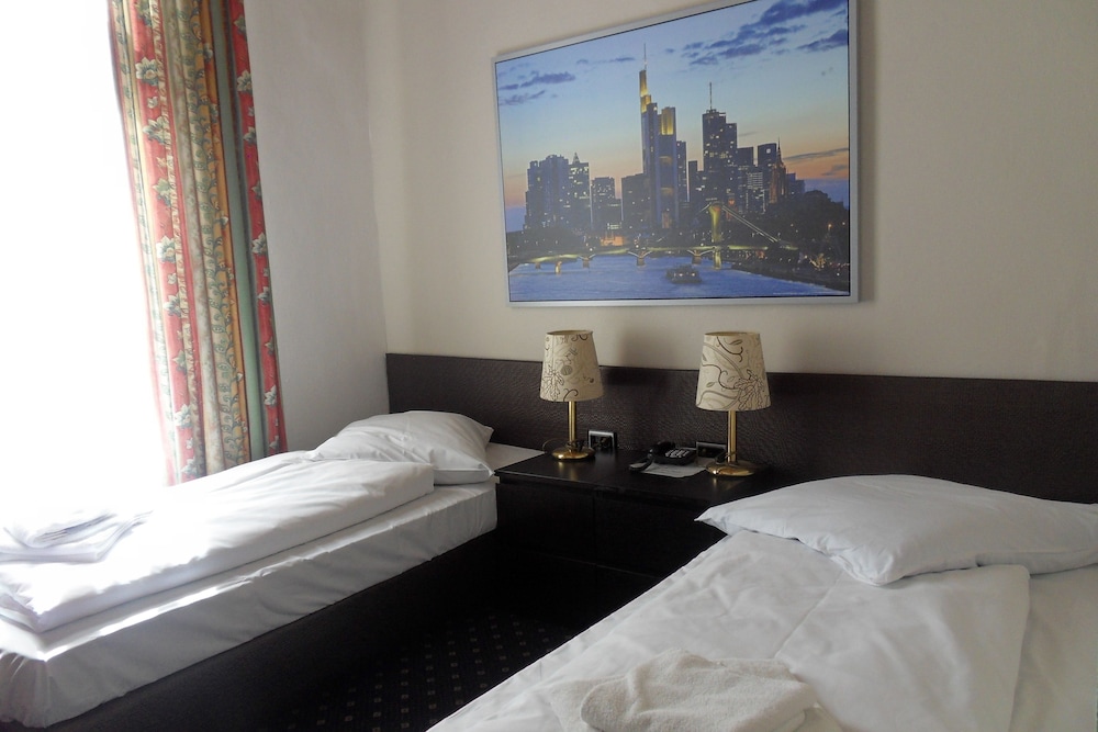 Hotel Carlton 13/50