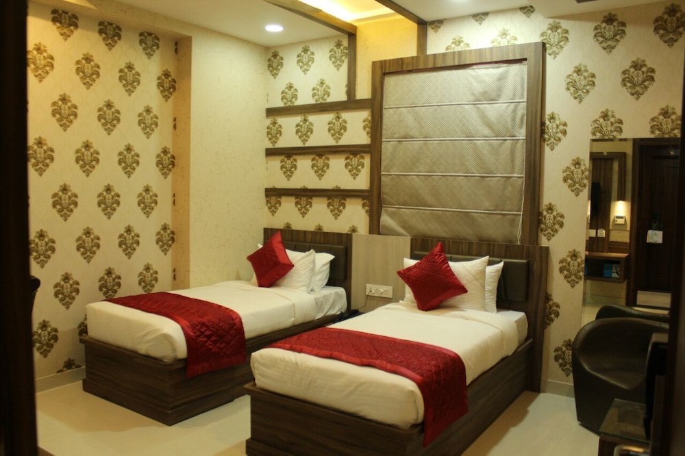 Hotel Uday Palace 10/29