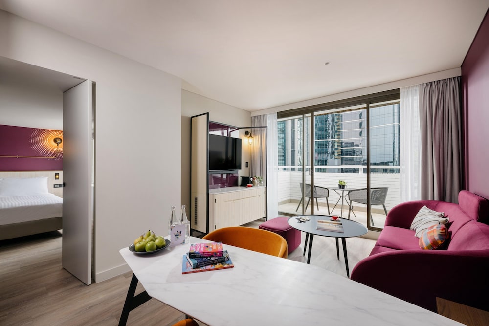 Hotel Indigo Brisbane City Centre, an IHG Hotel 43/80