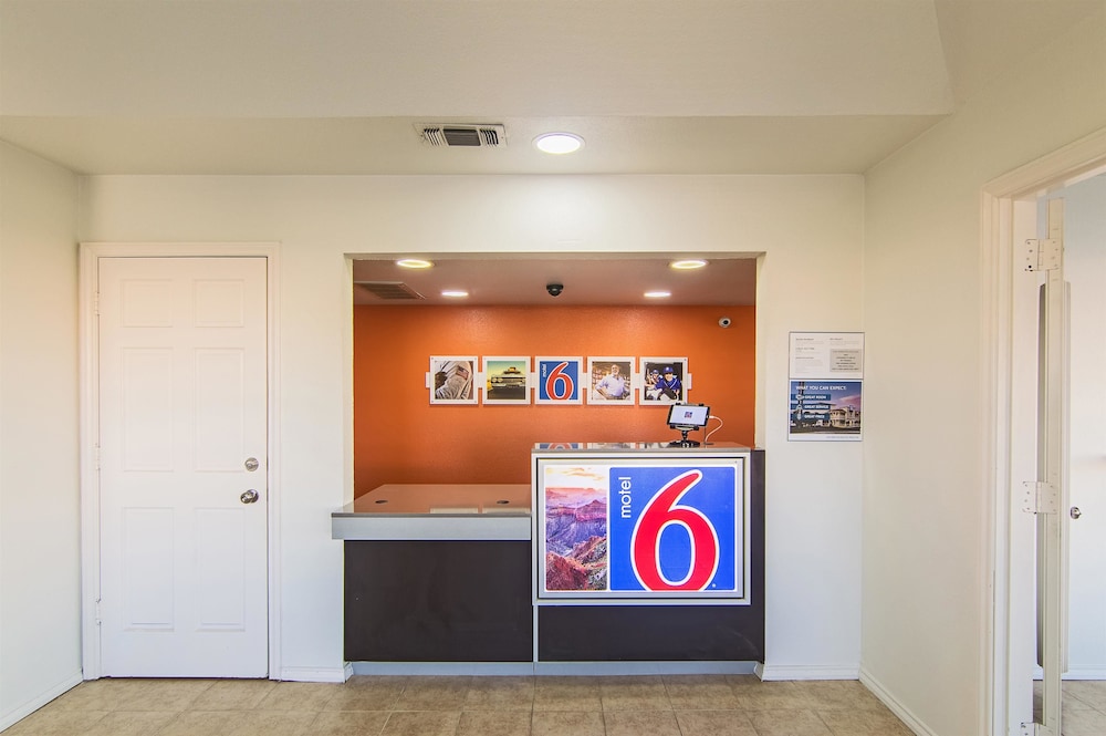 Motel6 Paris, TX 8/51