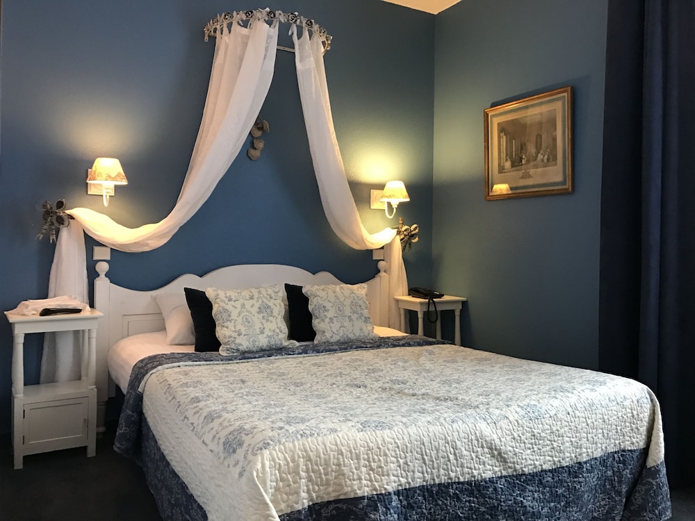 HOTEL ARVOR 20/36