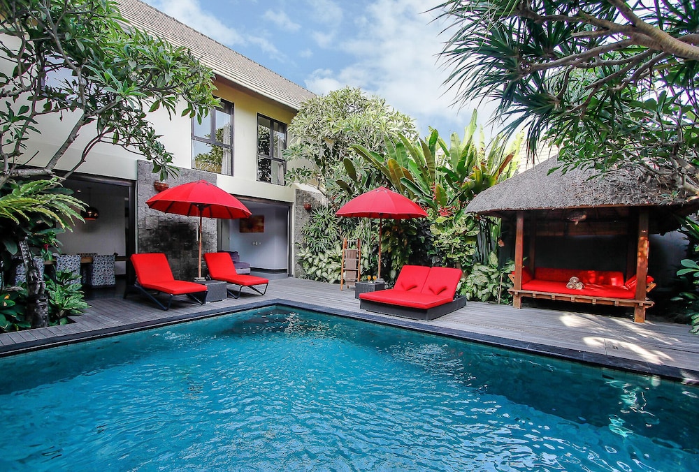 Elok Villas 4/38