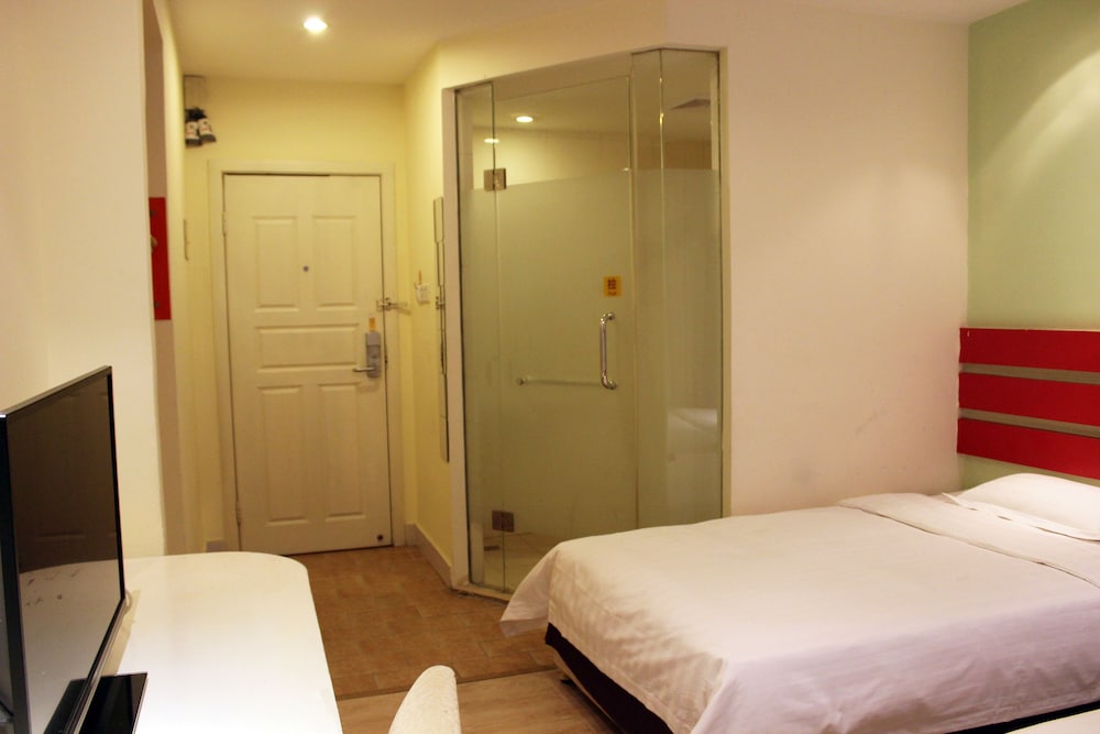 Green Oasis Hotel 10/45