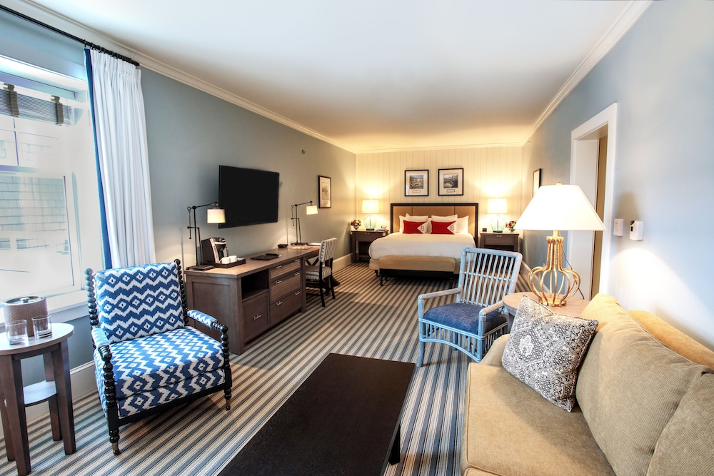 Beauport Hotel Gloucester 28/40