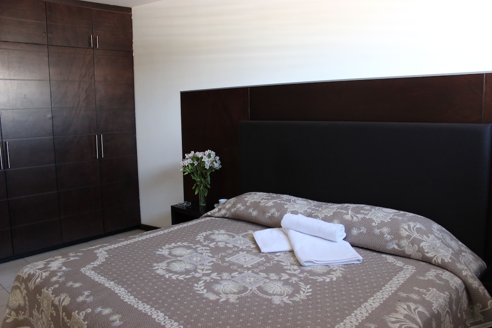 Hotel Ross Morelia 8/17