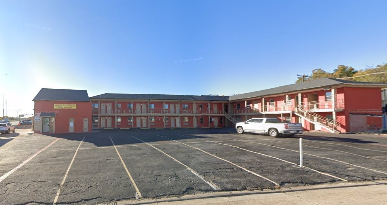 Exclusivo Inn by OYO Grand Prairie, TX 12/16