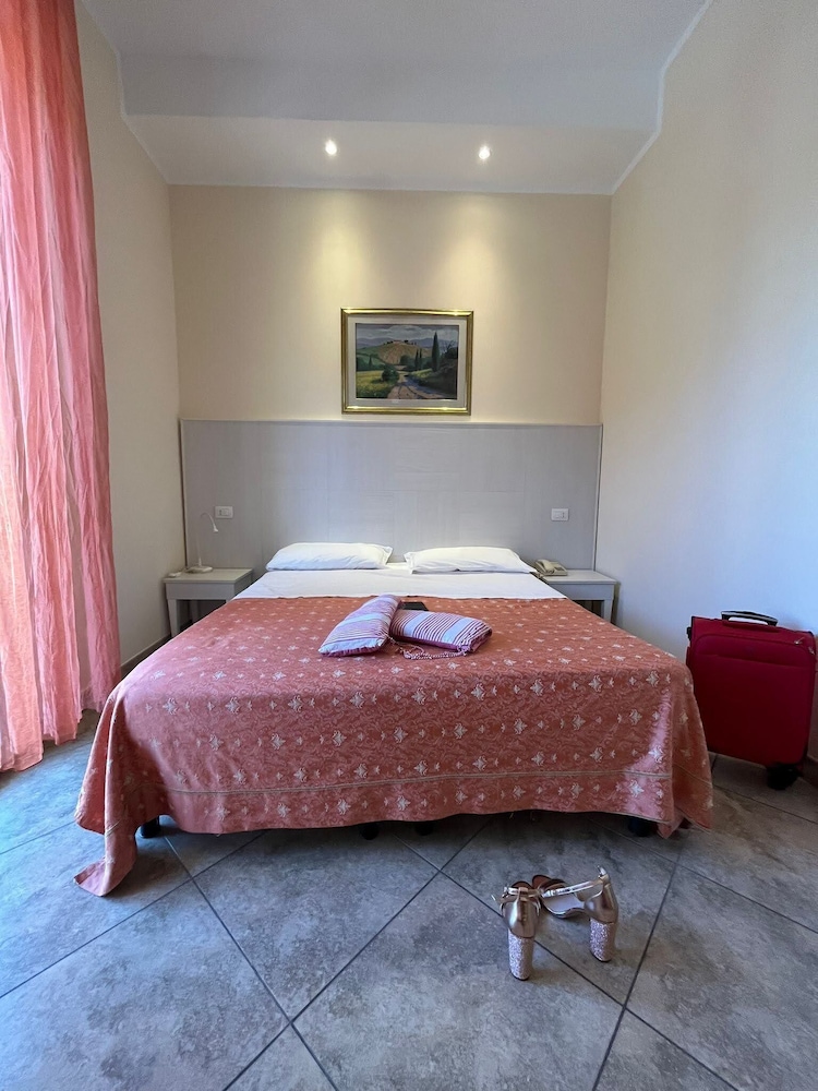 Franca Hotel 15/50