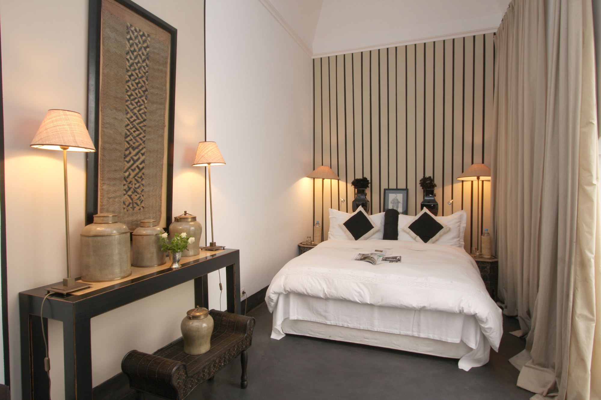 CLASSIC, QUEEN BED