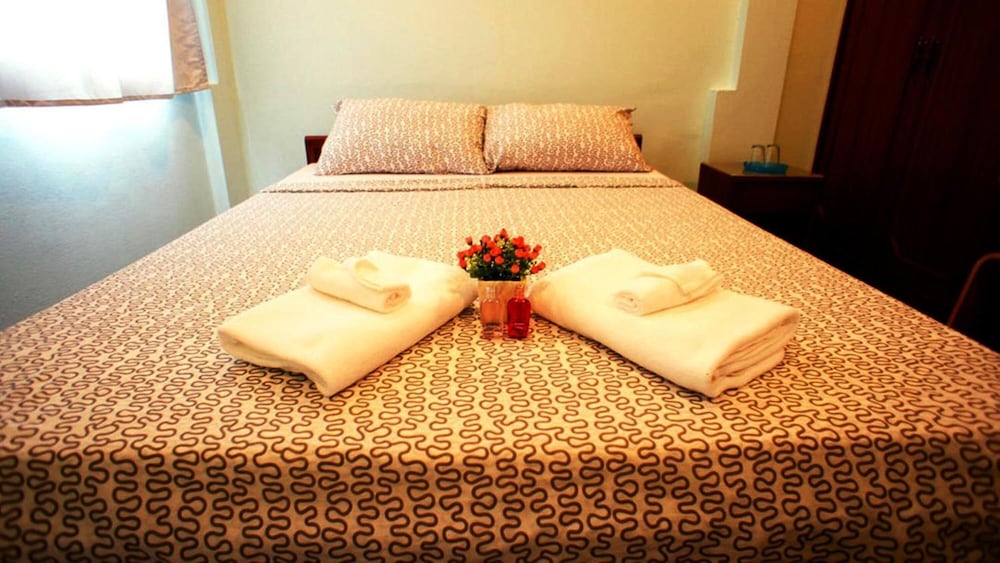 Sri Krungthep Hotel 45/77