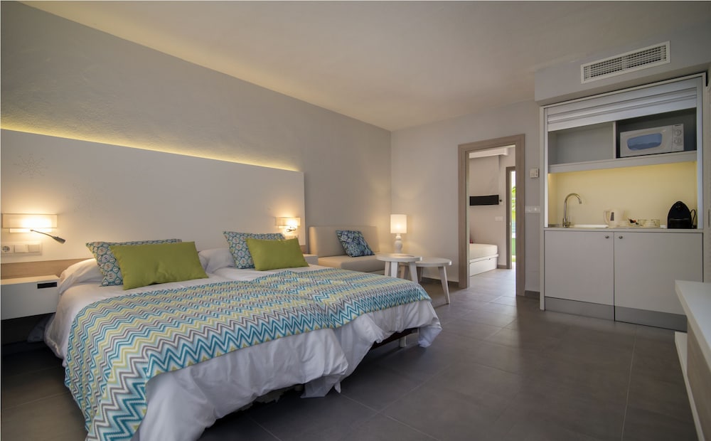 TUI Magic Life Cala Pada 15/65