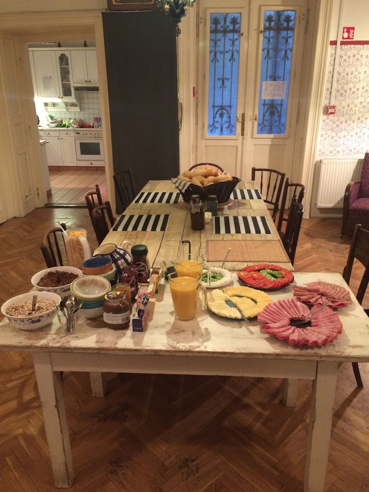 Baroque Hostel Budapest 68/76