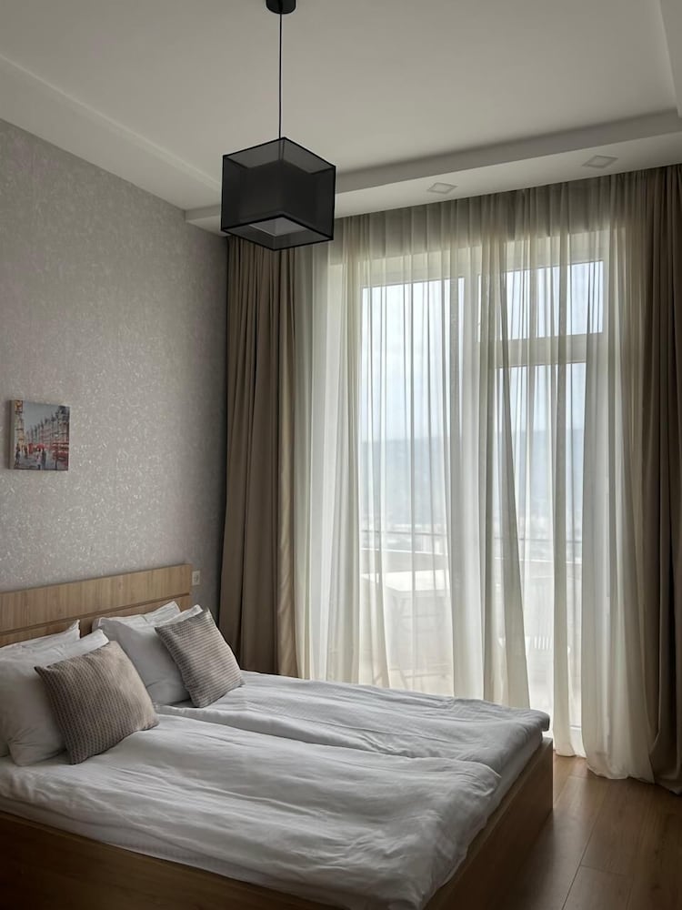 2 BEDROOMS, LUXURY, APARTMENT, CITY VIEW, EXECUTIVE LEVEL