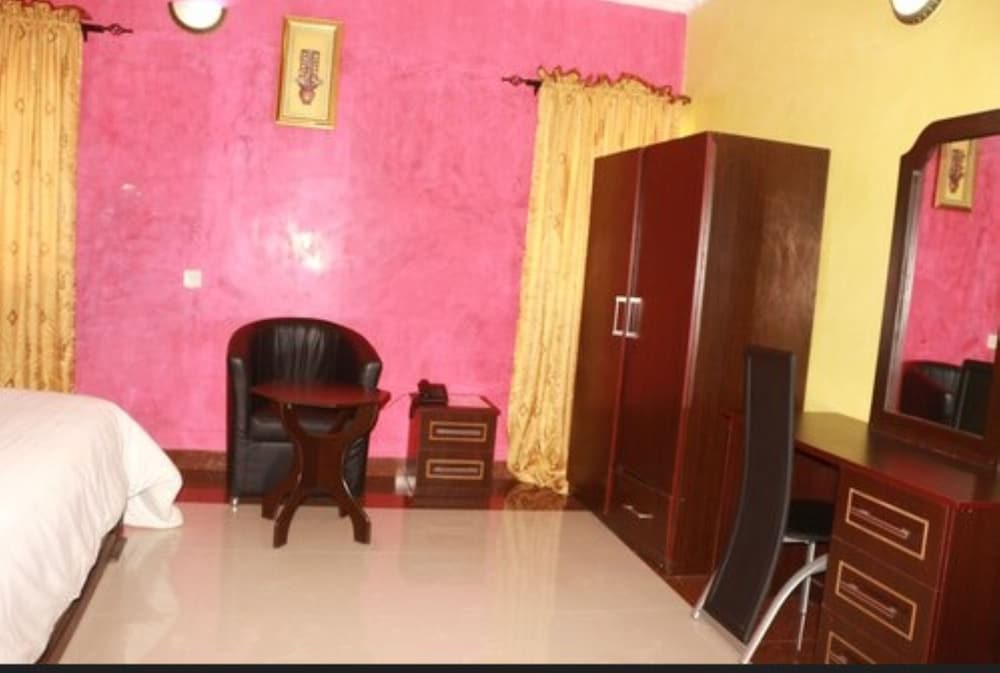 Cute Villa Hotel And Suites 9/17