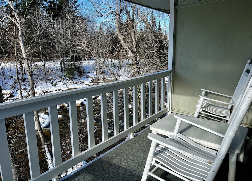 The Wayside Inn Betlehem 3/50