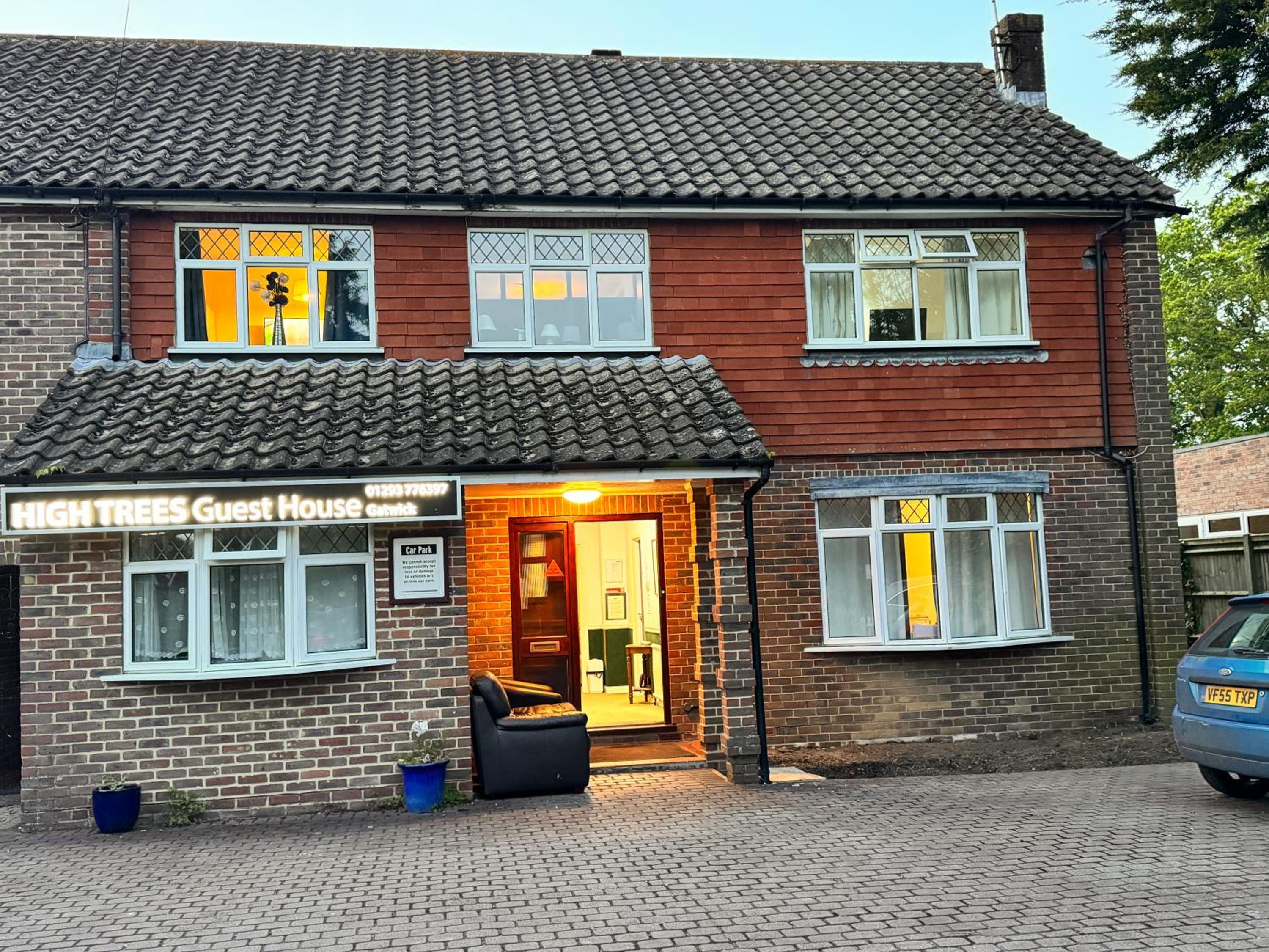 High Trees Guest House Gatwick 4/49