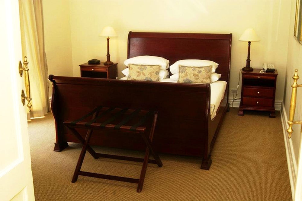 Redlands Hotel 16/50