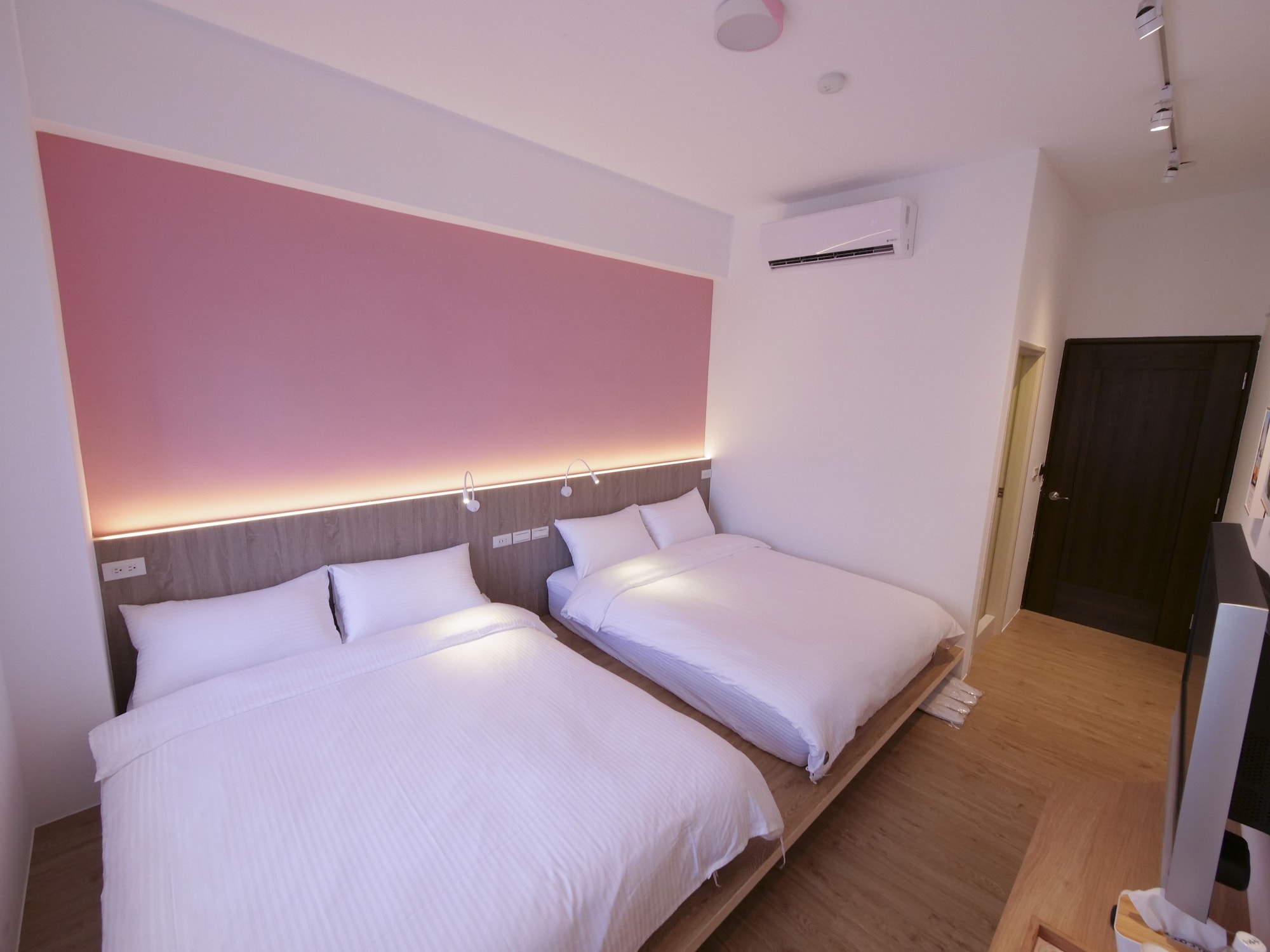 CLASSIC, QUADRUPLE, 2 DOUBLE BEDS