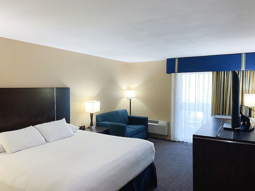 Pacific Inn 22/65