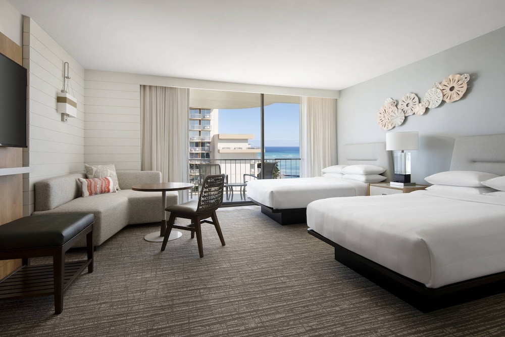 Waikiki Beach Marriott Resort and Spa 14/41