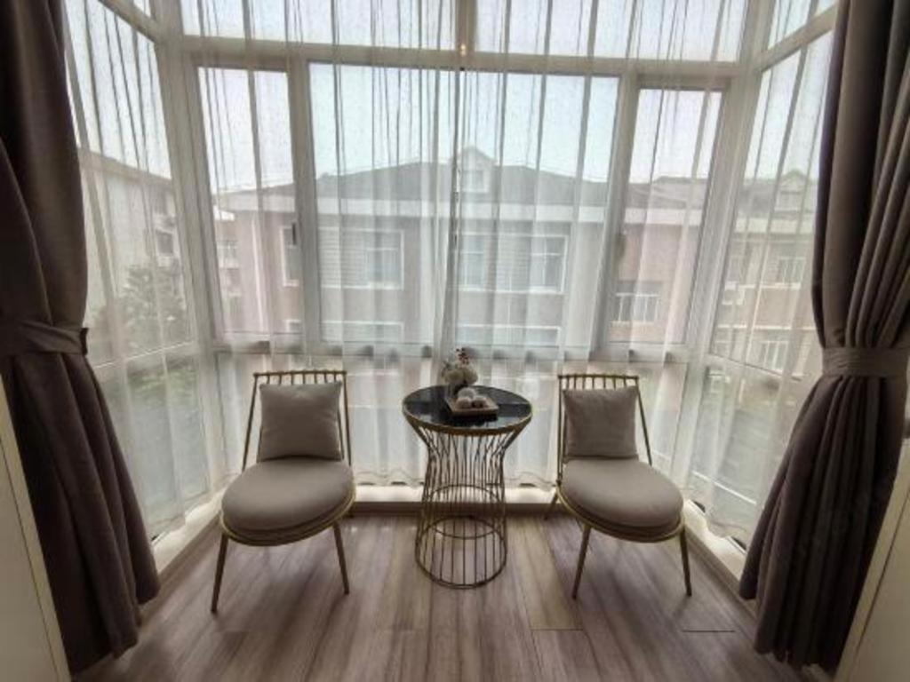 Shell Shanghai Baoshan District Songbin Road Subway Station Hotel 40/50