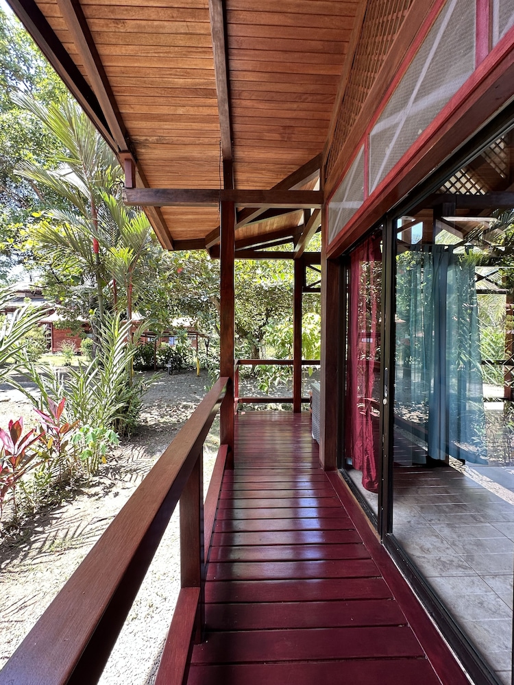 KENAKI LODGE 25/50