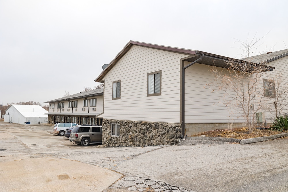 Harlan Inn and Suites By OYO Harlan 45/56