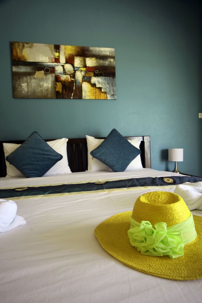 Saphli Villa Beach Resort 65/77