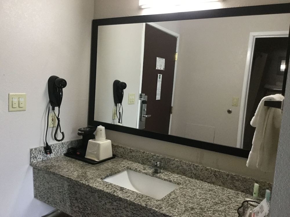 Motel6 Lancaster, PA 37/41