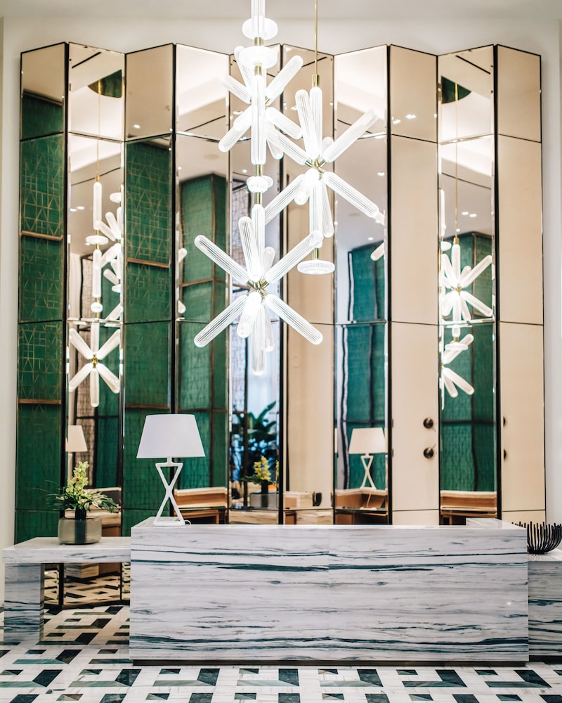 SLS LUX Brickell 7/60