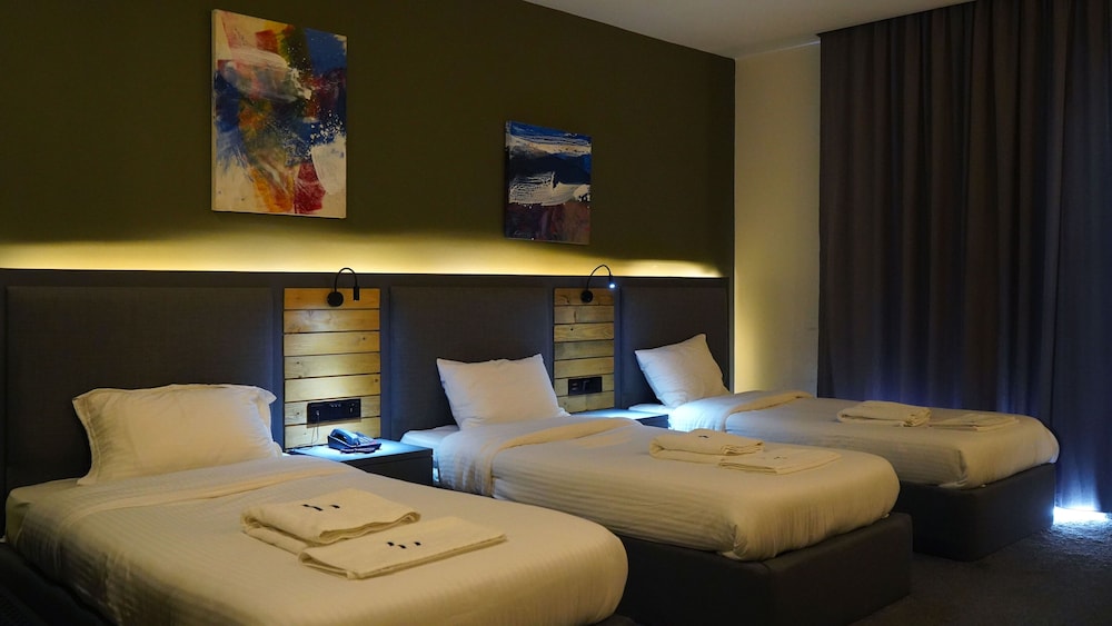 Delilah Hotel 13/51