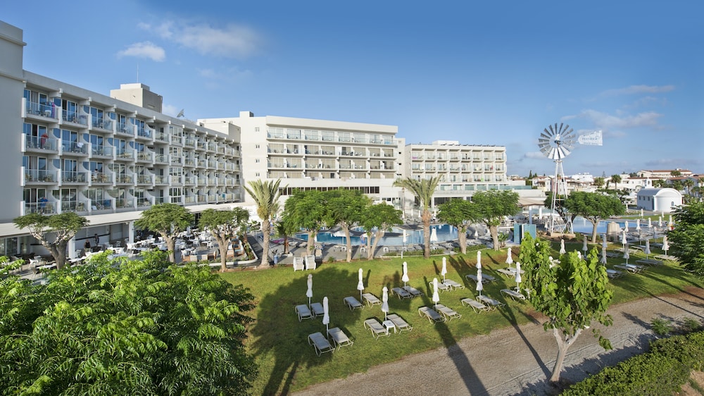Pernera Beach Hotel 63/72