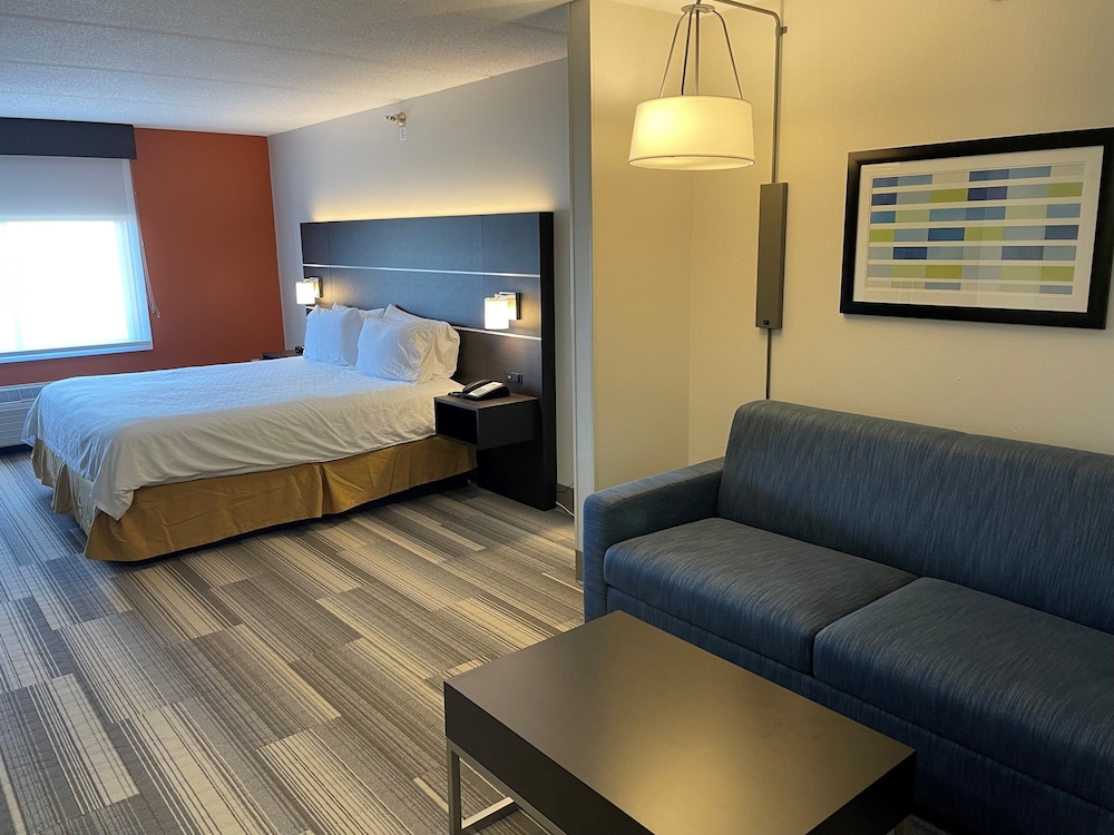 Holiday Inn Express Bluffton At Hilton Head Area 23/80