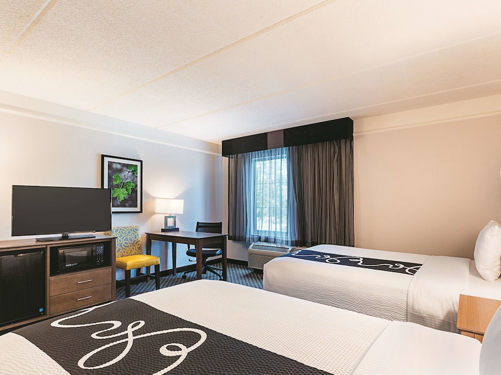 La Quinta Inn & Suites by Wyndham Atlanta Alpharetta 19/37