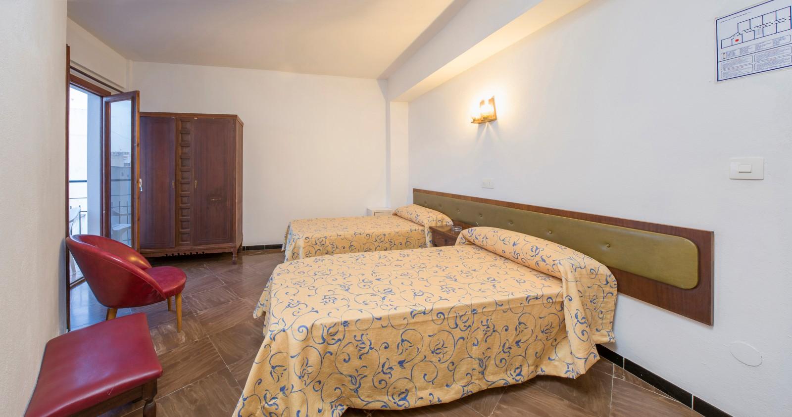 Hostal Alicante San Antonio 75/81