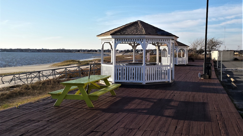 Holiday Inn Express Atlantic City W Pleasantville Ex Comfort Inn Suites West Atlantic City 67/70