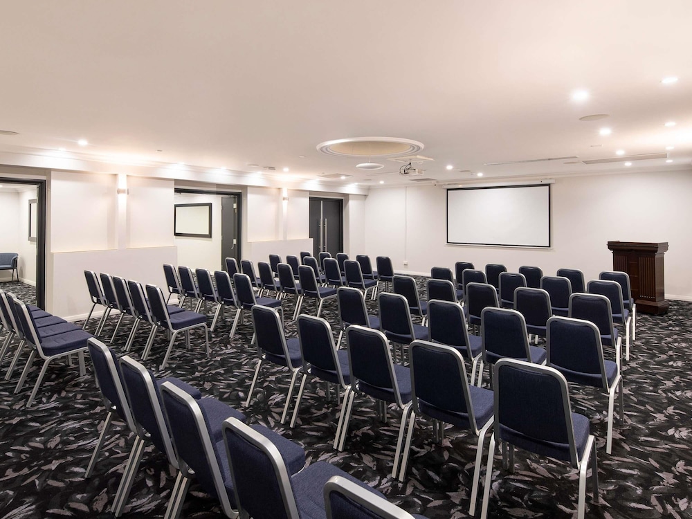 Mercure Perth on Hay 42/50