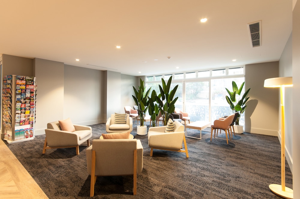 Woodroffe Hotel 29/49