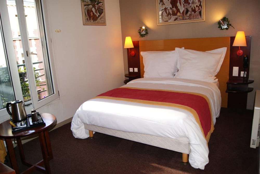 Hotel Bonaparte 10/65